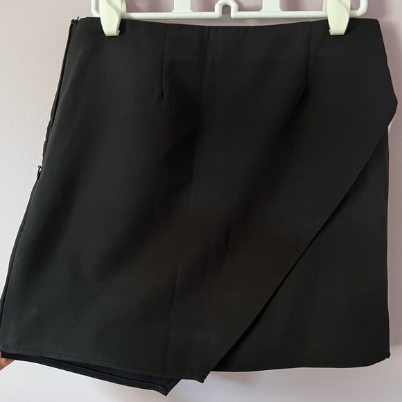 TOBI Madeline Mini Wrap Black Skirt - Picture 4 of 5